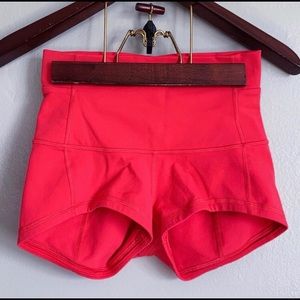 Lululemon wunder under shorts 4 coral